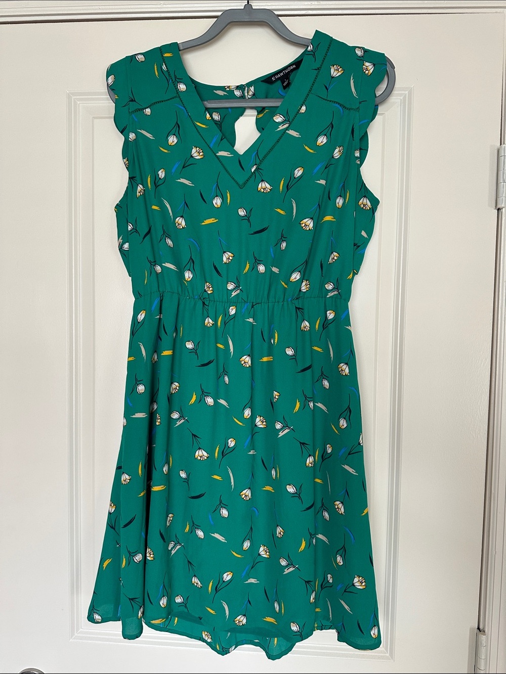 Green Floral V-Neck Sleeveless Dress